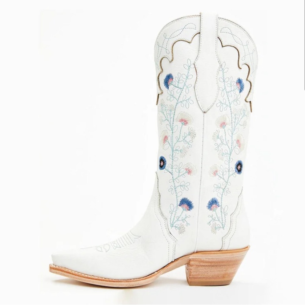 BRAND NEW Shyanne Fleur Snip Toe Cowboy Boots White with Floral Embroidery